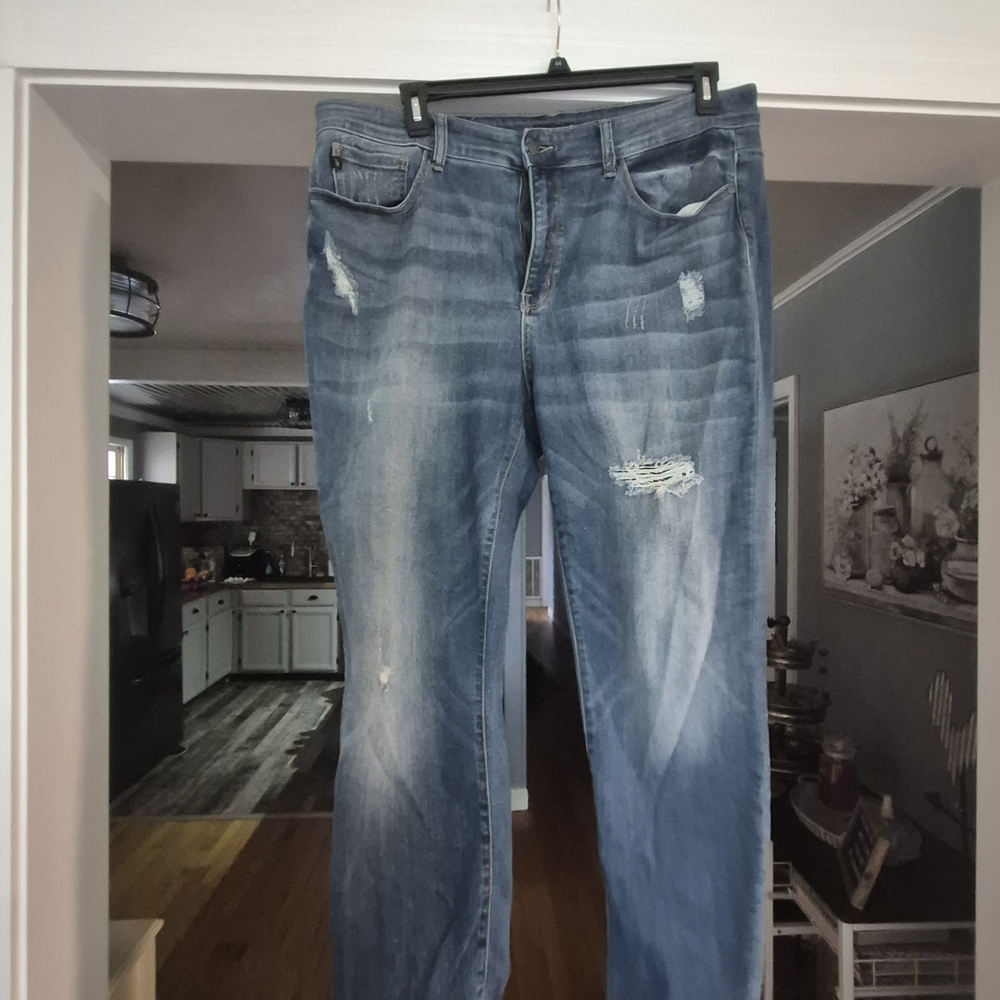 Judy Blue Women's Faded Blue  Jeans with Distressing Boyfriend Fit